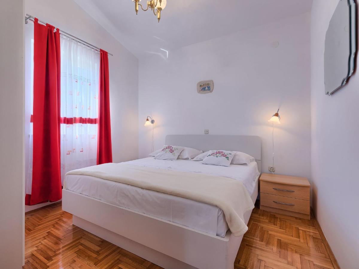 Holiday home Ana Lucija - Rca508 By Interhome